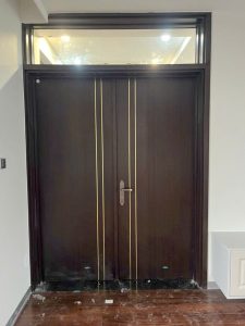 Cửa Composite thi công theo ô chờ thực tế